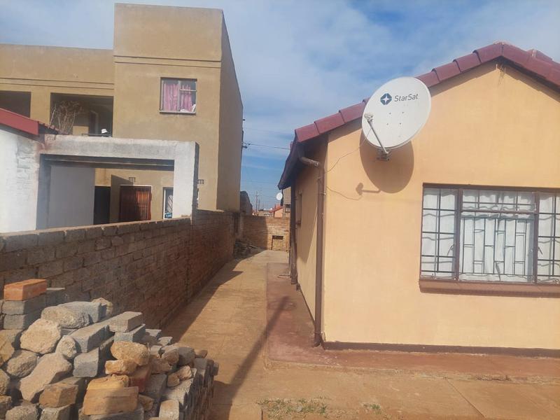 2 Bedroom Property for Sale in Mohlakeng Gauteng