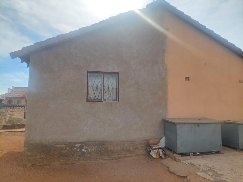 2 Bedroom Property for Sale in Mohlakeng Gauteng