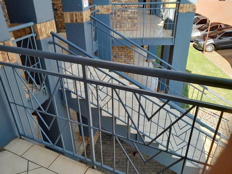 To Let 1 Bedroom Property for Rent in Karenpark Gauteng