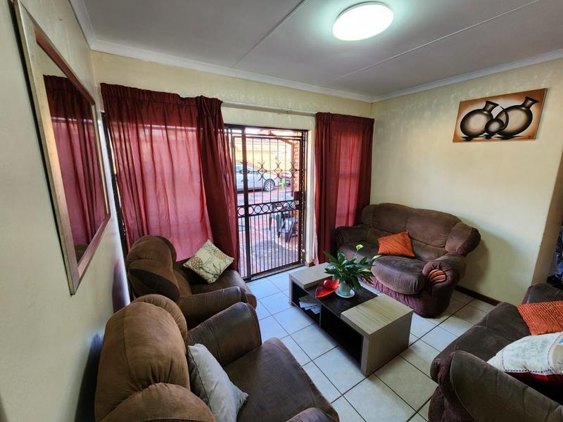 5 Bedroom Property for Sale in The Orchards Gauteng