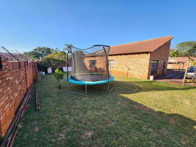 5 Bedroom Property for Sale in The Orchards Gauteng