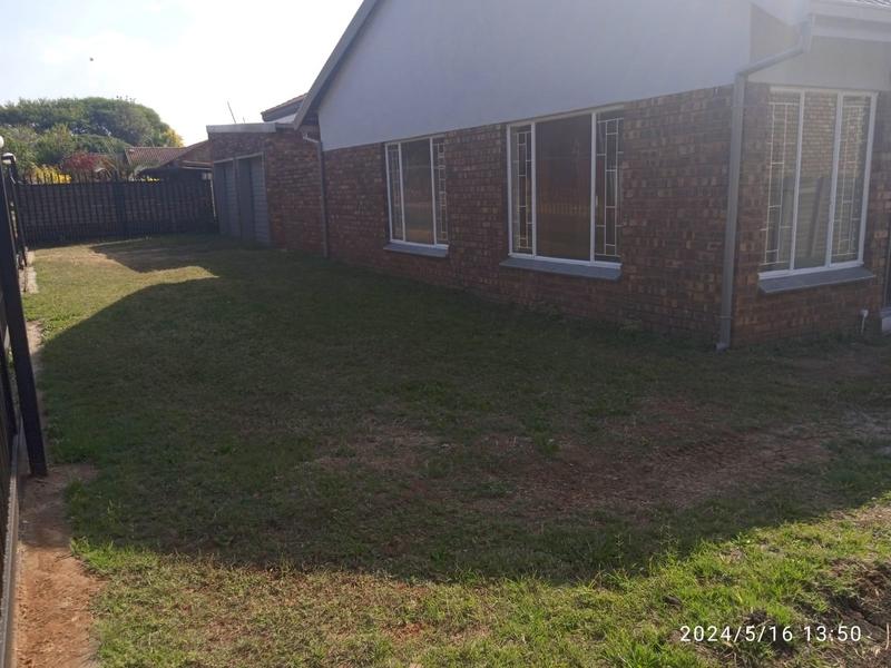 4 Bedroom Property for Sale in Theresa Park Gauteng