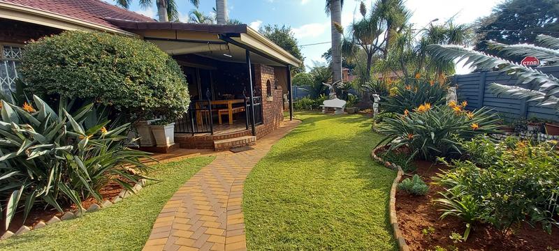 4 Bedroom Property for Sale in Dorandia Gauteng