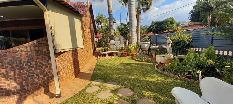 4 Bedroom Property for Sale in Dorandia Gauteng