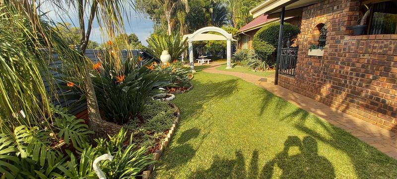 4 Bedroom Property for Sale in Dorandia Gauteng