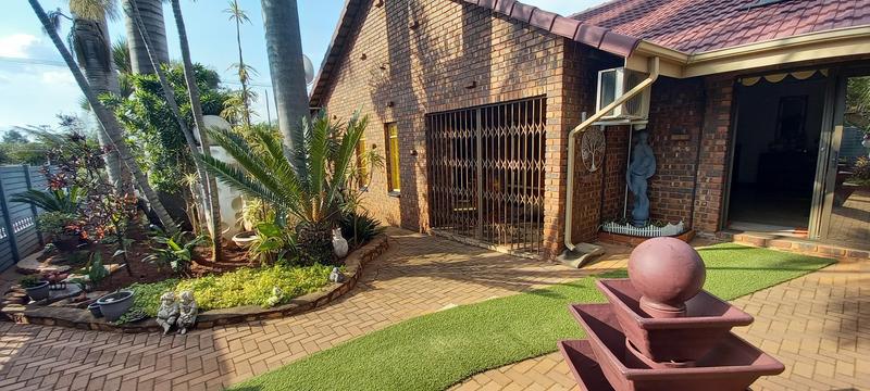 4 Bedroom Property for Sale in Dorandia Gauteng