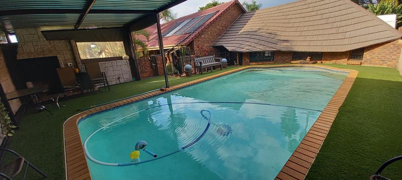 4 Bedroom Property for Sale in Dorandia Gauteng