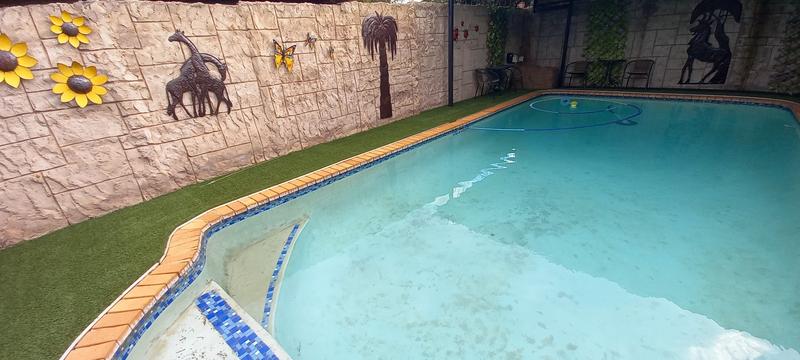 4 Bedroom Property for Sale in Dorandia Gauteng