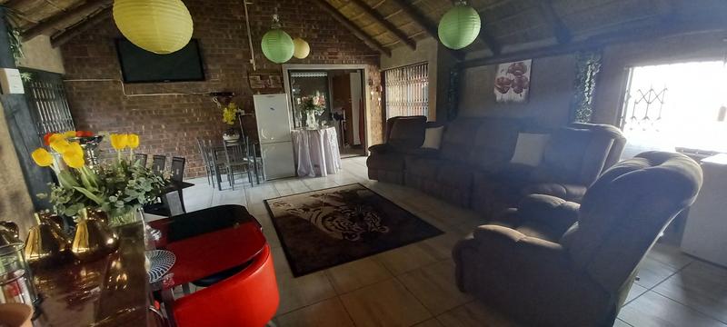 4 Bedroom Property for Sale in Dorandia Gauteng