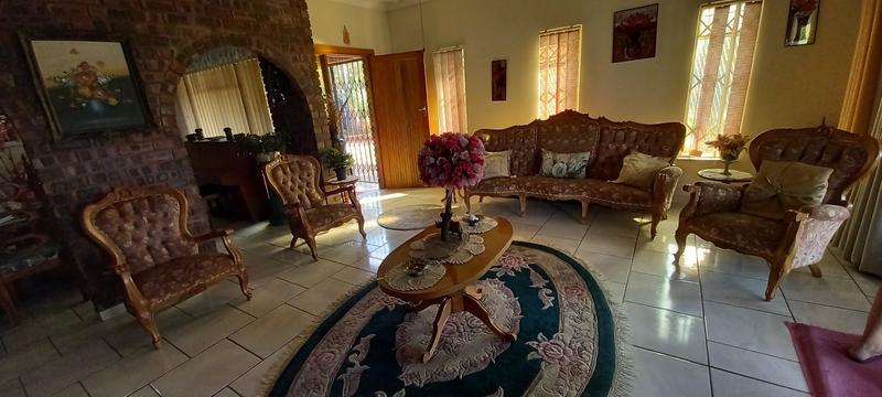 4 Bedroom Property for Sale in Dorandia Gauteng