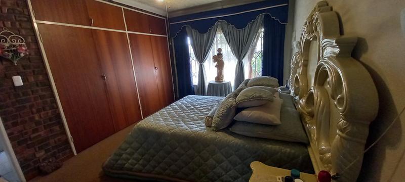 4 Bedroom Property for Sale in Dorandia Gauteng