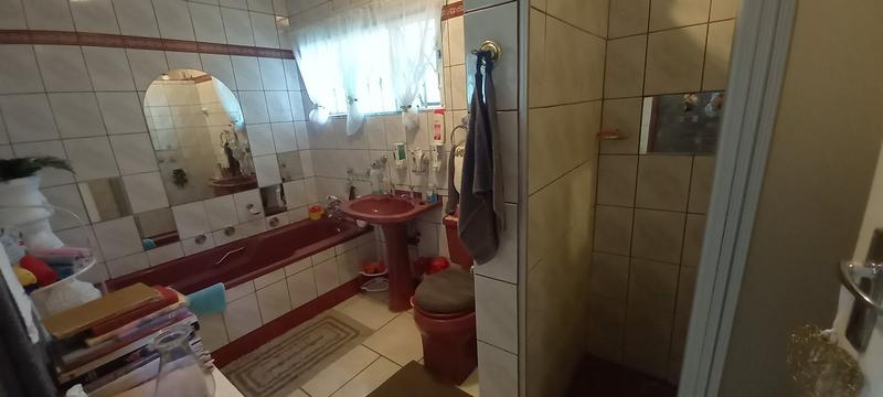 4 Bedroom Property for Sale in Dorandia Gauteng