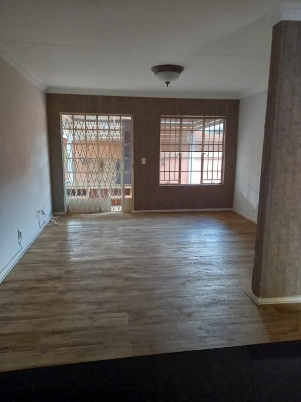 2 Bedroom Property for Sale in Florauna Gauteng