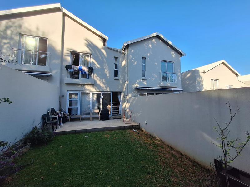 2 Bedroom Property for Sale in Linden Gauteng