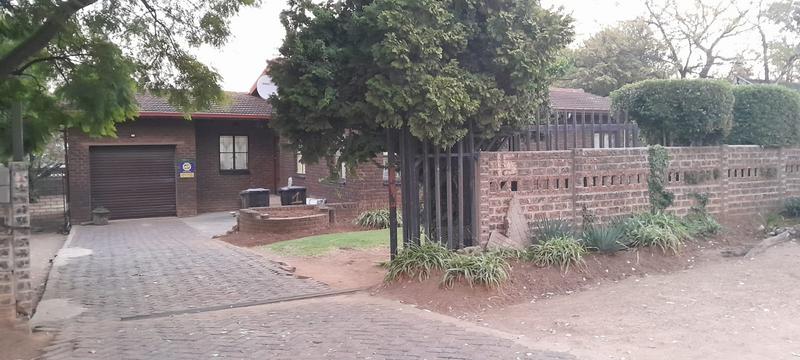 3 Bedroom Property for Sale in Birchleigh North Gauteng