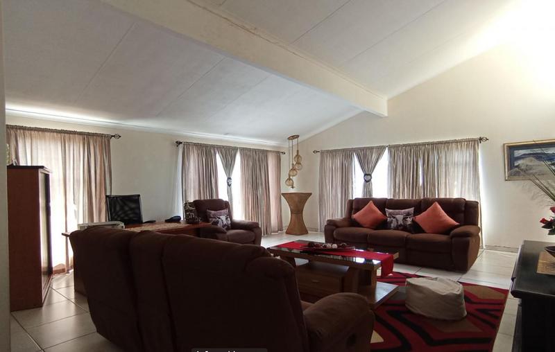 5 Bedroom Property for Sale in Quellerina Gauteng