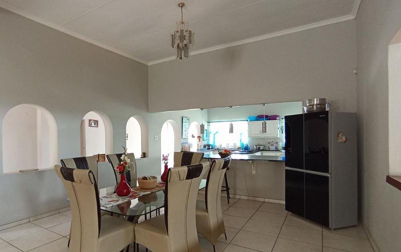 5 Bedroom Property for Sale in Quellerina Gauteng