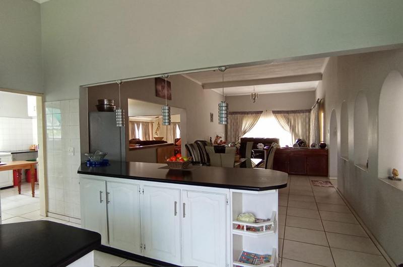 5 Bedroom Property for Sale in Quellerina Gauteng