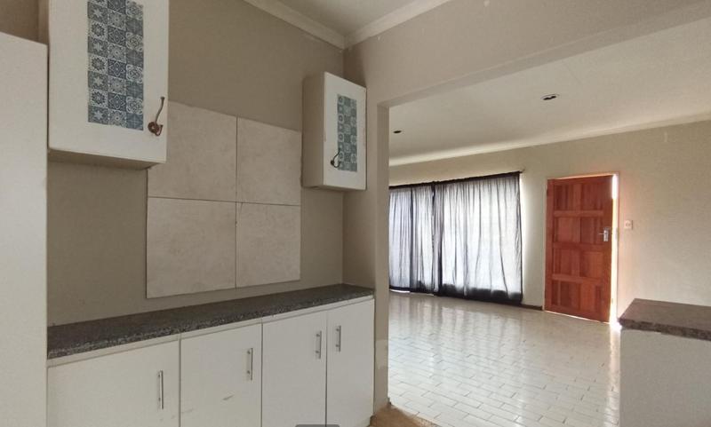 5 Bedroom Property for Sale in Quellerina Gauteng