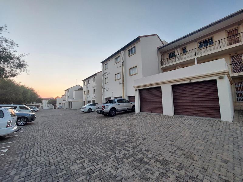 2 Bedroom Property for Sale in Country View Estate Gauteng