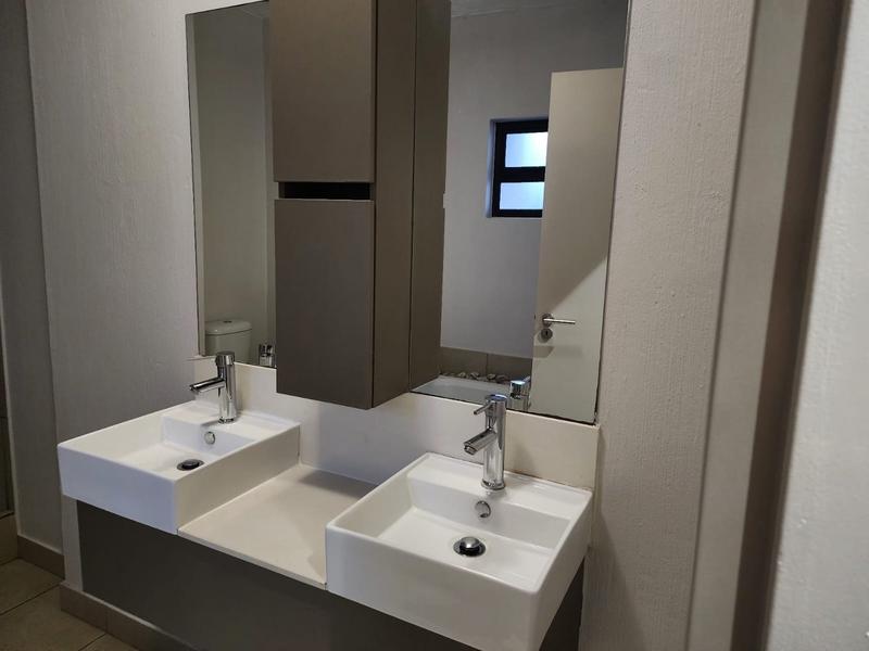 3 Bedroom Property for Sale in Broadacres Gauteng