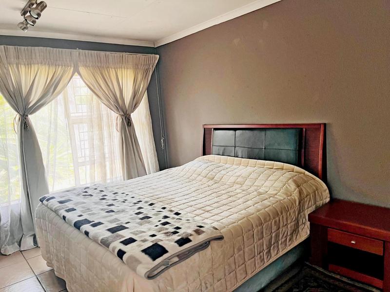 2 Bedroom Property for Sale in Van Riebeeck Park Gauteng