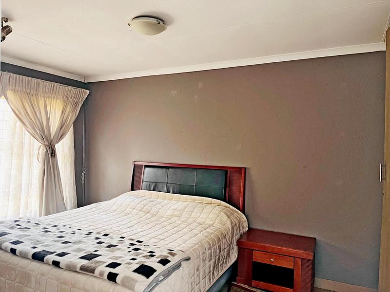 2 Bedroom Property for Sale in Van Riebeeck Park Gauteng