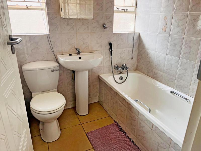 2 Bedroom Property for Sale in Van Riebeeck Park Gauteng