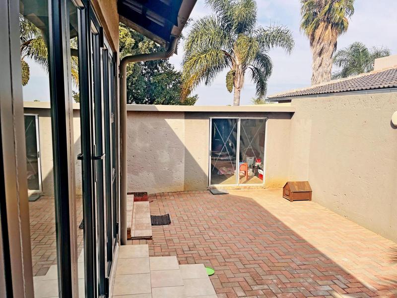 2 Bedroom Property for Sale in Van Riebeeck Park Gauteng