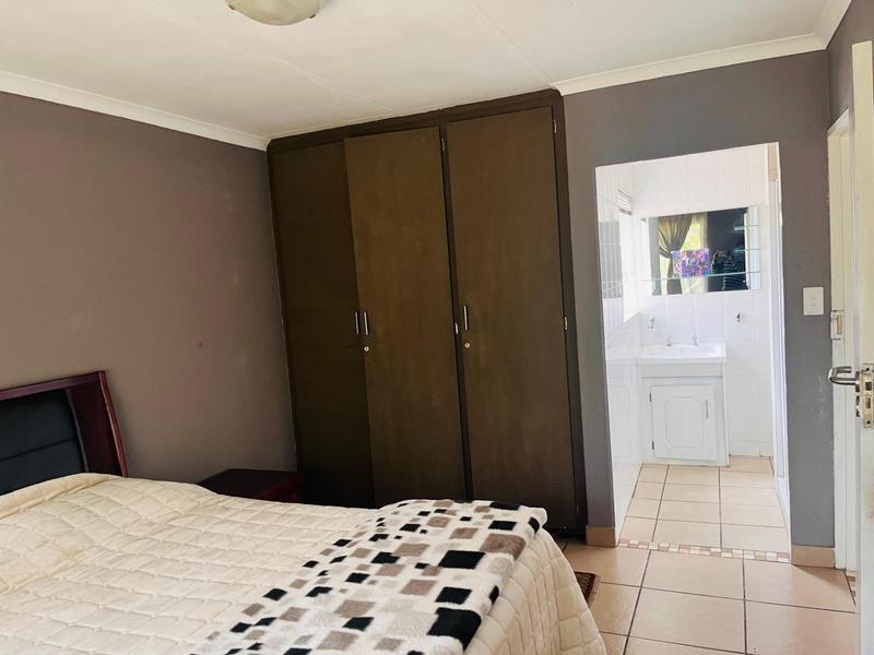 2 Bedroom Property for Sale in Van Riebeeck Park Gauteng