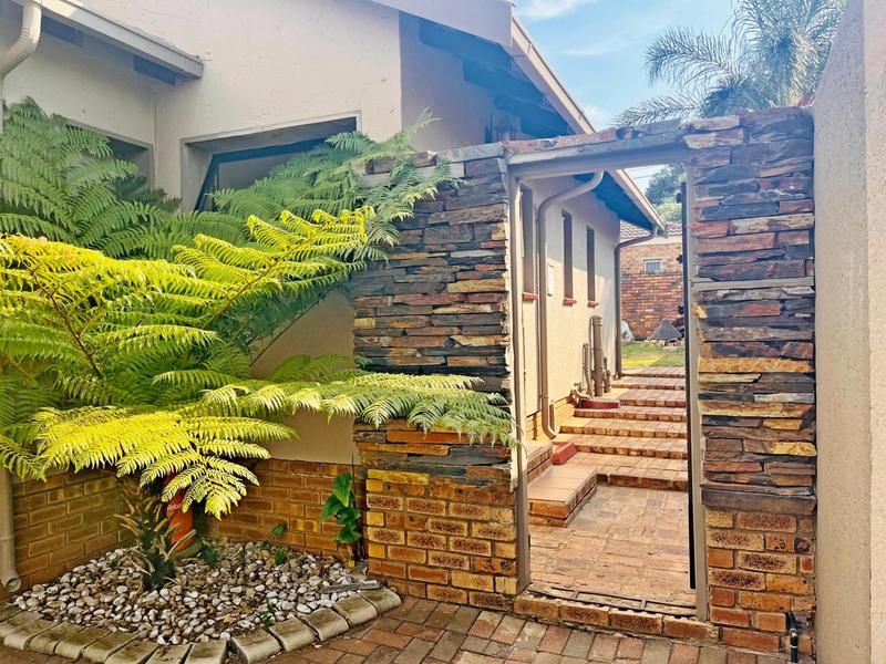 2 Bedroom Property for Sale in Van Riebeeck Park Gauteng