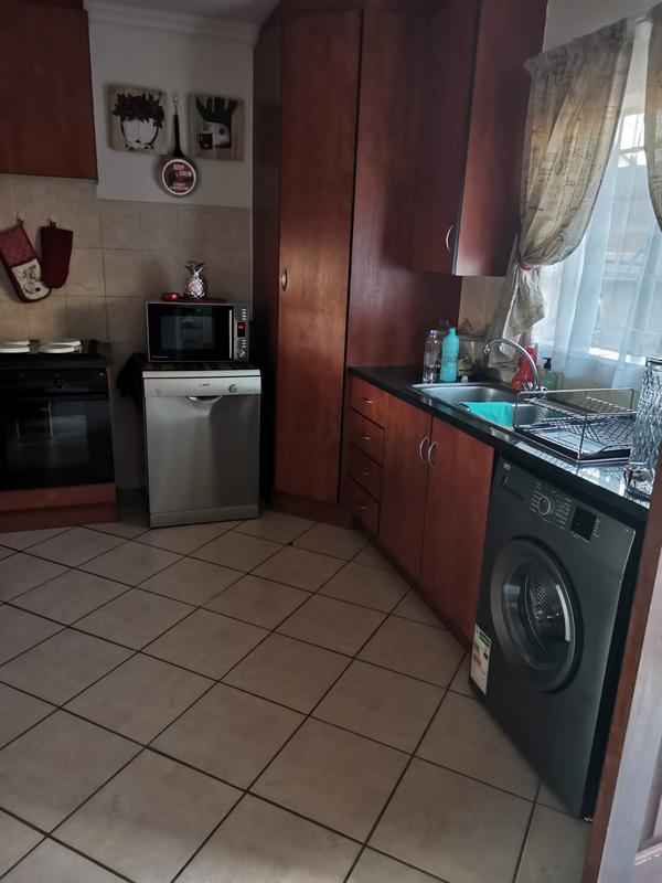 2 Bedroom Property for Sale in Annlin Gauteng