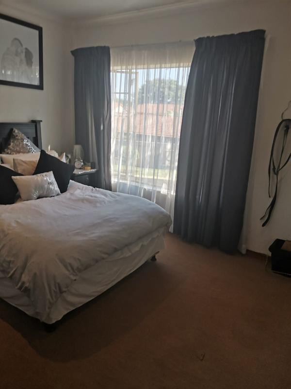 2 Bedroom Property for Sale in Annlin Gauteng