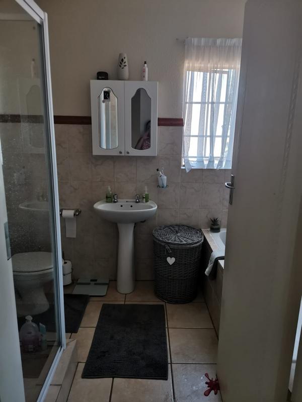 2 Bedroom Property for Sale in Annlin Gauteng