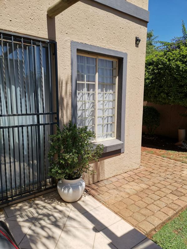 2 Bedroom Property for Sale in Annlin Gauteng