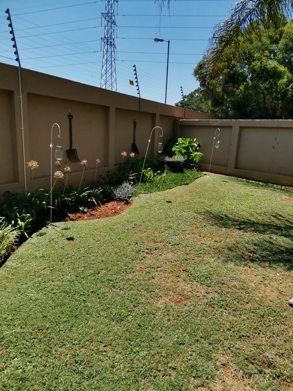 2 Bedroom Property for Sale in Annlin Gauteng