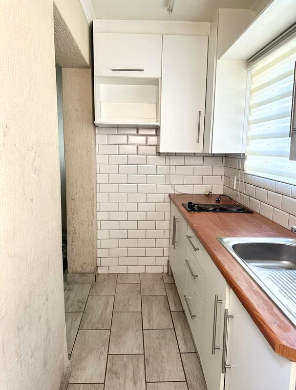 To Let 1 Bedroom Property for Rent in Kensington Gauteng