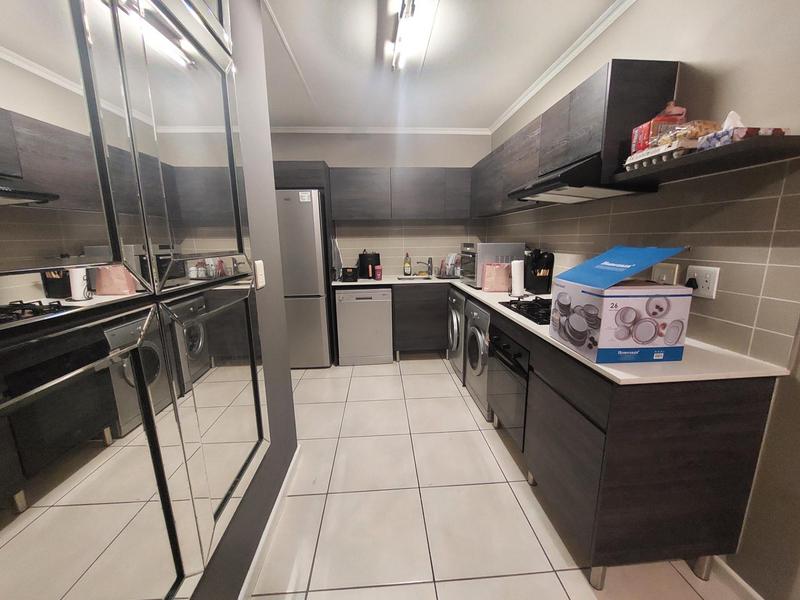 1 Bedroom Property for Sale in Olivedale Gauteng