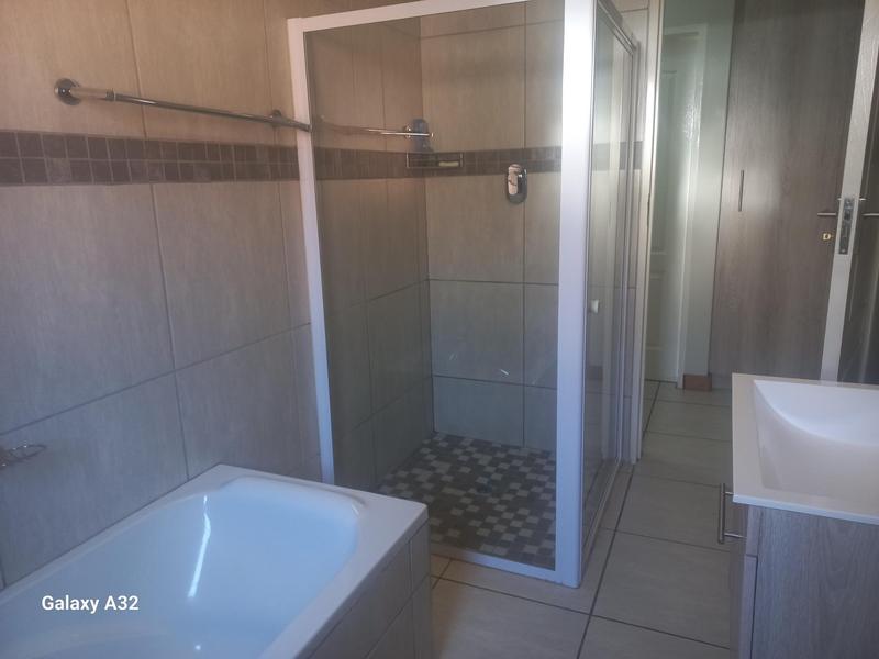 3 Bedroom Property for Sale in Brentwood Park Gauteng