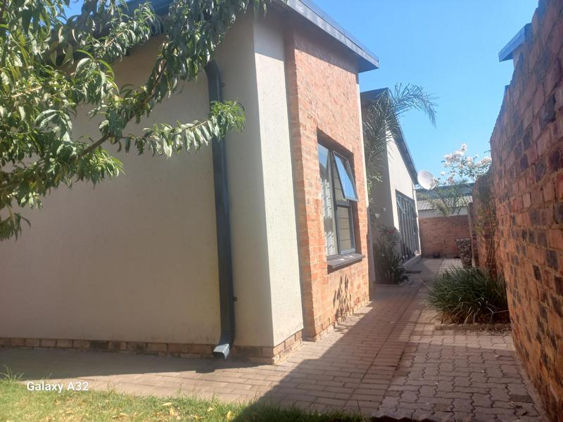 3 Bedroom Property for Sale in Brentwood Park Gauteng