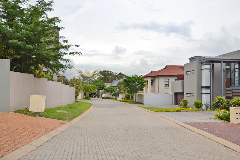 To Let 4 Bedroom Property for Rent in Woodmead Gauteng