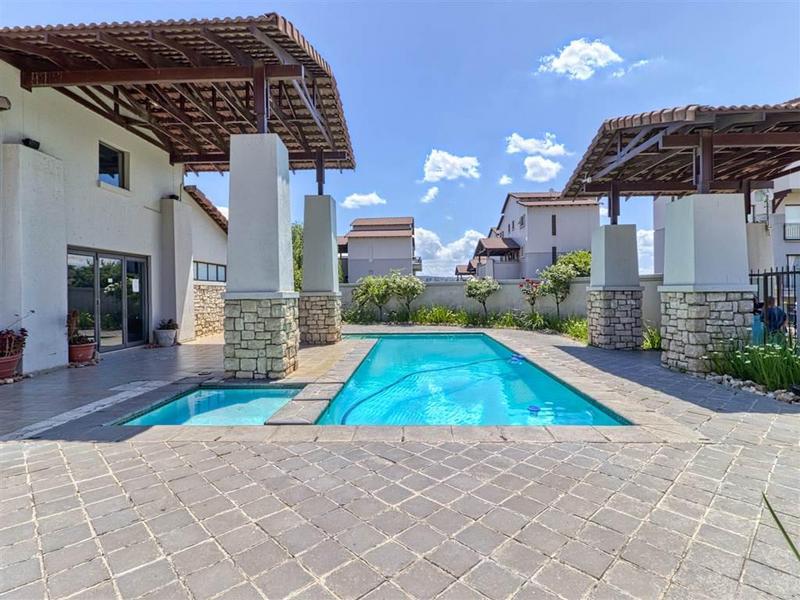 2 Bedroom Property for Sale in Sunninghill Gauteng