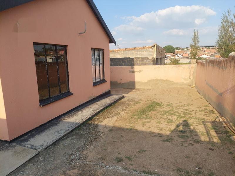 6 Bedroom Property for Sale in Ebony Park Gauteng