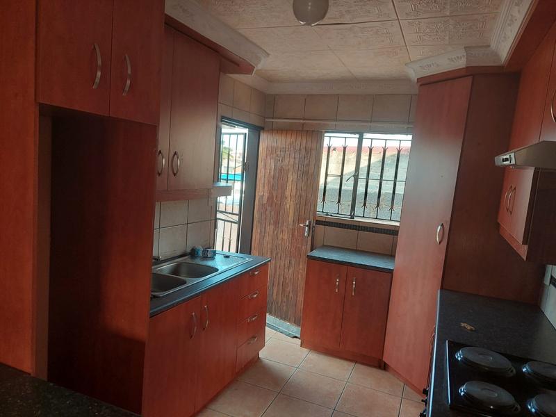 6 Bedroom Property for Sale in Ebony Park Gauteng