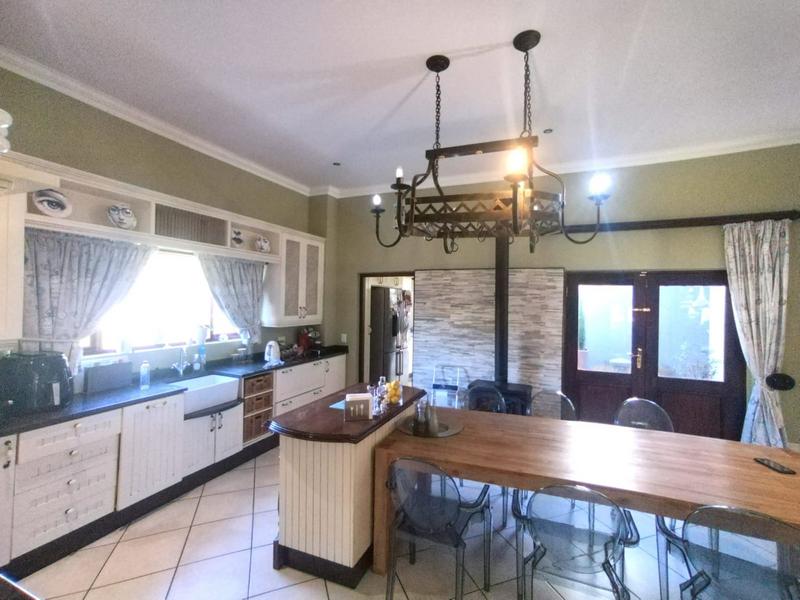 4 Bedroom Property for Sale in Featherbrooke Estate Gauteng