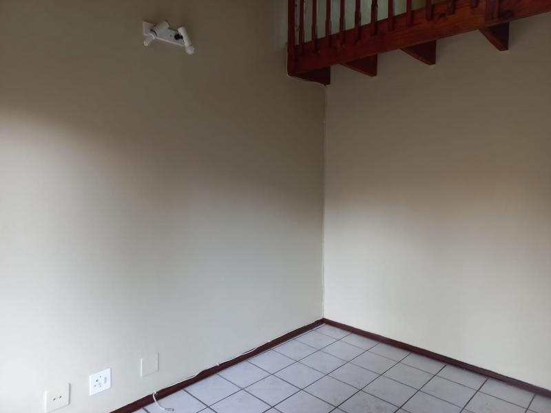 2 Bedroom Property for Sale in La Montagne Gauteng