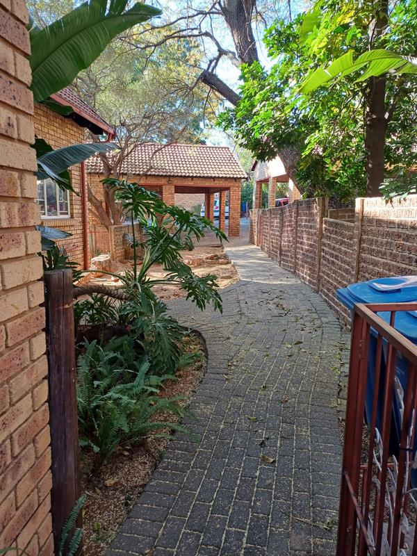 2 Bedroom Property for Sale in La Montagne Gauteng