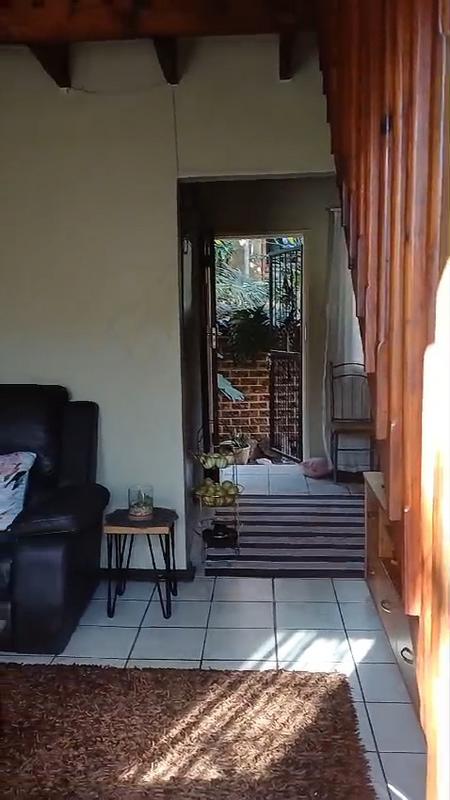 2 Bedroom Property for Sale in La Montagne Gauteng