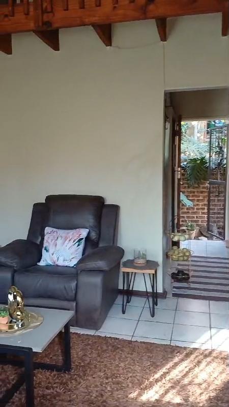 2 Bedroom Property for Sale in La Montagne Gauteng