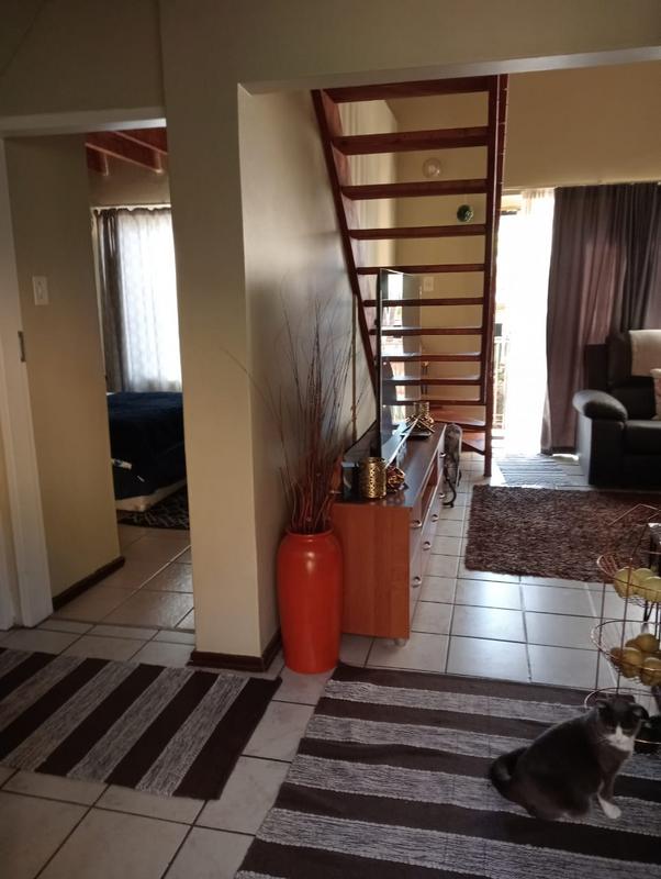 2 Bedroom Property for Sale in La Montagne Gauteng